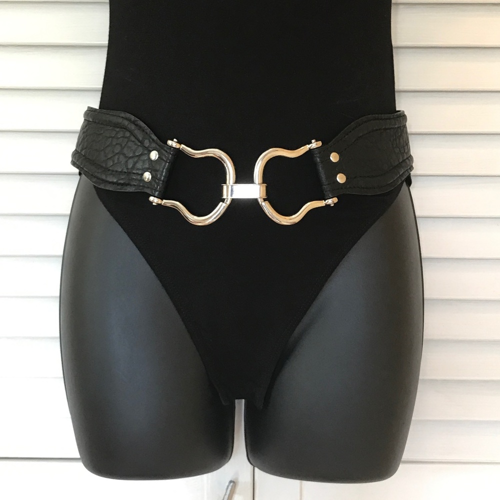 Silver Buckle Belt- Pebble Leather! EUC 2/$25